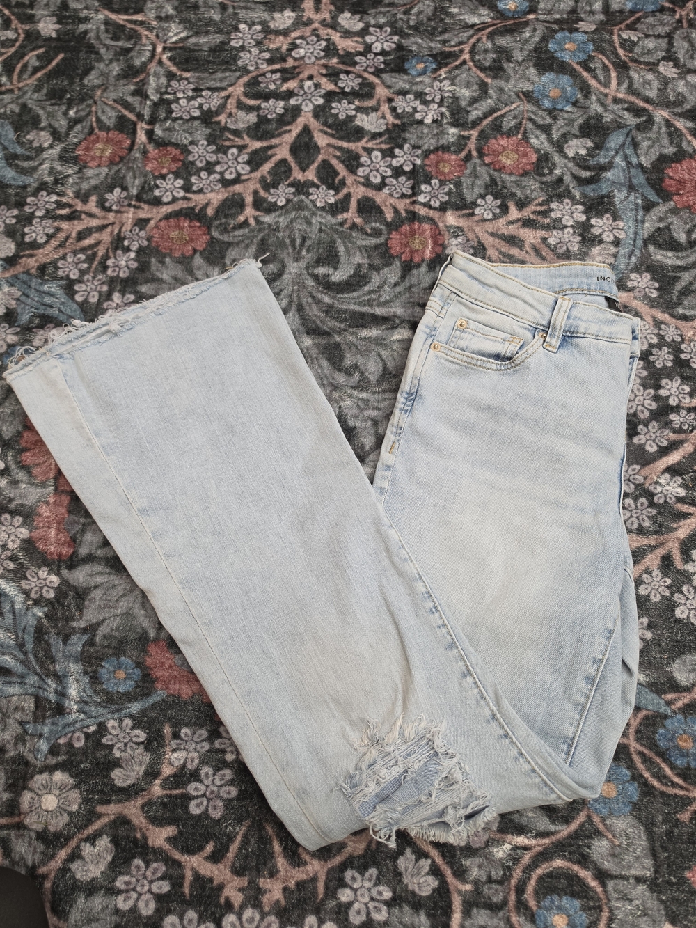 INC Denim Light Wash Distressed Flare Jeans Size 4 Y2K Boho Western Raw Hem